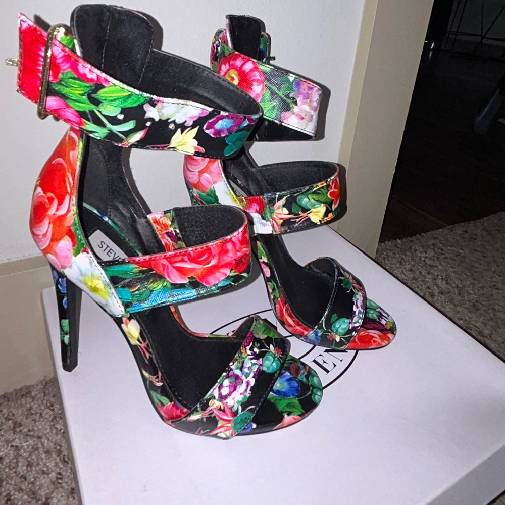 Steve Madden Mysterii Heel in Floral
